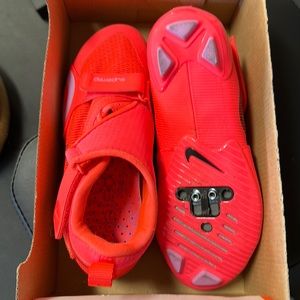Nike Cycling shoes w/o clips great condition. Used twice a month for a year.